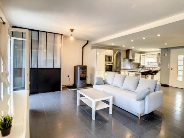 MAISON – T4 – MEUBLE – PISCINE – JARDIN – TERRASSE – 99.75 m² – 69330 – MEYZIEU