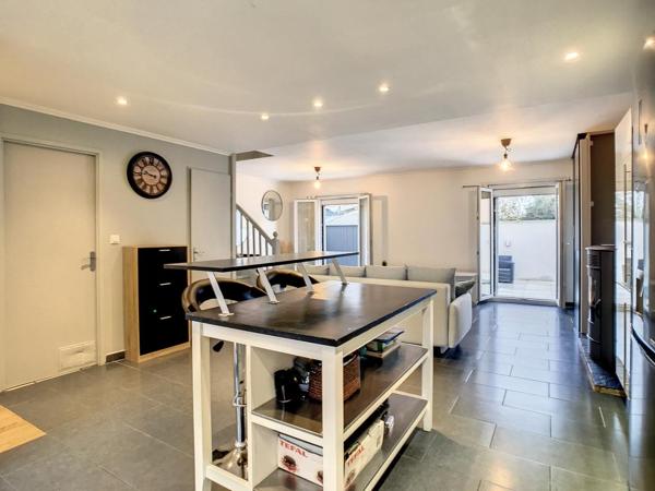 MAISON – T4 – MEUBLE – PISCINE – JARDIN – TERRASSE – 99.75 m² – 69330 – MEYZIEU