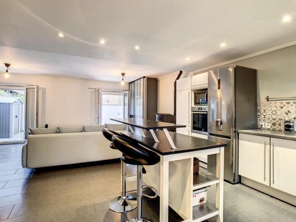 MAISON – T4 – MEUBLE – PISCINE – JARDIN – TERRASSE – 99.75 m² – 69330 – MEYZIEU