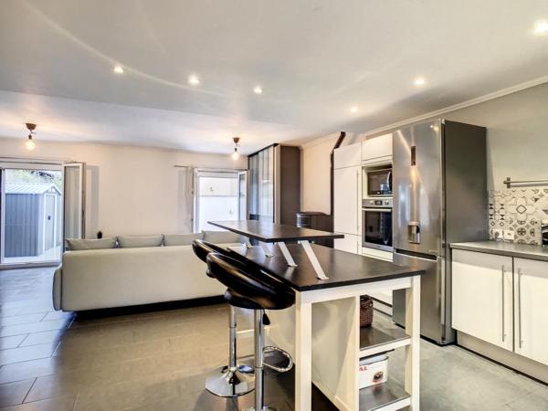 MAISON – T4 – MEUBLE – PISCINE – JARDIN – TERRASSE – 99.75 m² – 69330 – MEYZIEU
