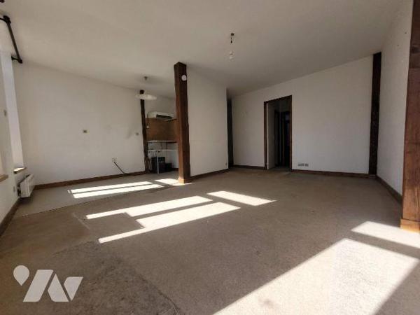 SOUS OFFRE

Au coeur de la vieille ville, très bel emplacement pour cet appartement lumineux ...