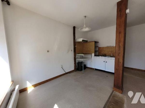 SOUS OFFRE

Au coeur de la vieille ville, très bel emplacement pour cet appartement lumineux ...