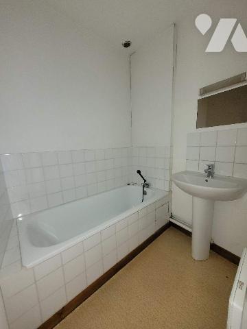 SOUS OFFRE

Au coeur de la vieille ville, très bel emplacement pour cet appartement lumineux ...