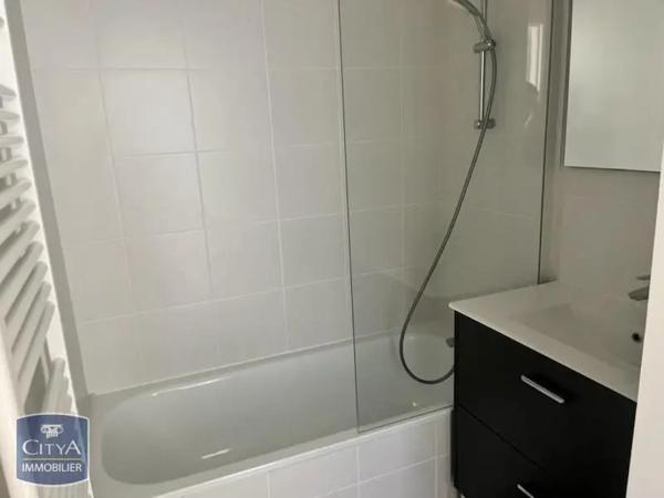 Appartement à louer 3 pièces 62.9m² Angers (49100)