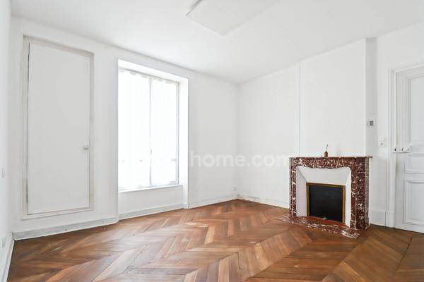 Maison de Charme et de Caractère -175 m² environ - 10 pièces - 7 chambres - Terrain 1450 m² environ - SAINT SULPICE LES FEUILLES (87)
