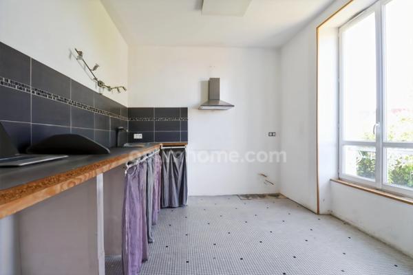 Maison de Charme et de Caractère -175 m² environ - 10 pièces - 7 chambres - Terrain 1450 m² environ - SAINT SULPICE LES FEUILLES (87)