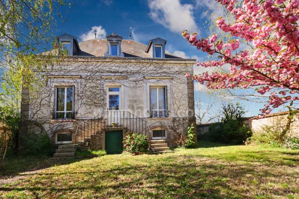 Maison de Charme et de Caractère -175 m² environ - 10 pièces - 7 chambres - Terrain 1450 m² environ - SAINT SULPICE LES FEUILLES (87)