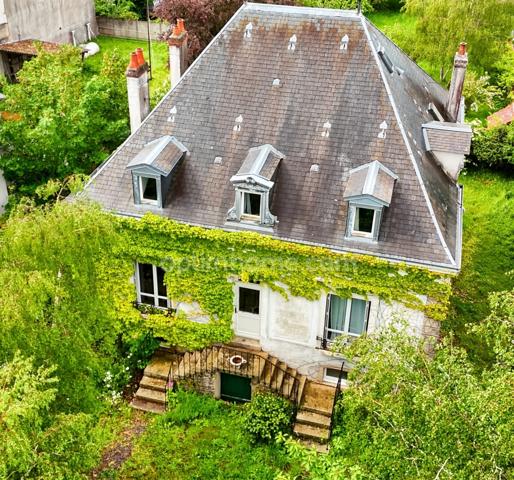 Maison de Charme et de Caractère -175 m² environ - 10 pièces - 7 chambres - Terrain 1450 m² environ - SAINT SULPICE LES FEUILLES (87)