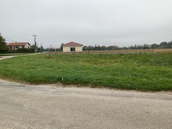 Sablons (38550) À VENDRE 4 Terrains constructibles entre 827 m2 et 1 136 m2 LIBRE DE CONSTRUCTEUR