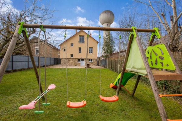 LA VERRIÈRE – QUARTIER VILLAGE – PROCHE GARE - MAISON 4 CHAMBRES – AUCUN TRAVAUX