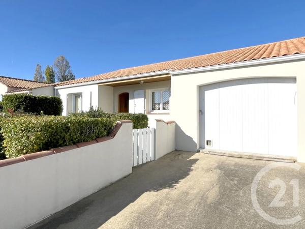 Maison à vendre  3 pièces - 100 m 2   GIVRAND  - 85