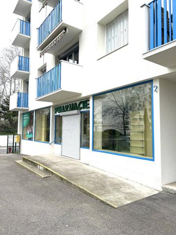 Local commercial 96 m² PIERRE BENITE