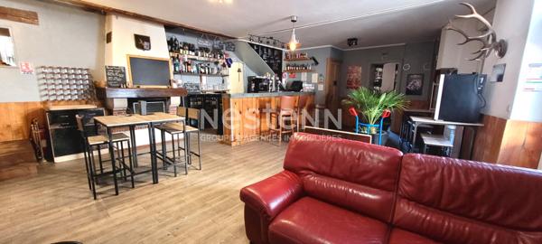 Restaurant avec Licence IV au coeur d'un charmant bourg.- beau potentiel de développement