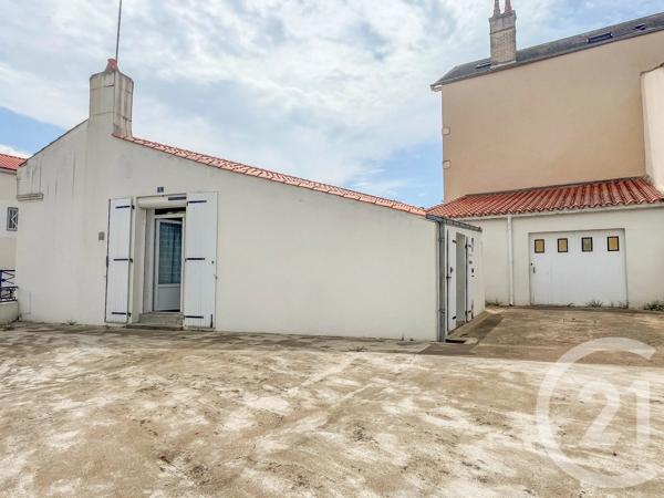 Maison à vendre  4 pièces - 63,50 m 2   TALMONT ST HILAIRE  - 85