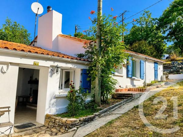Maison à vendre  4 pièces - 63,50 m 2   TALMONT ST HILAIRE  - 85
