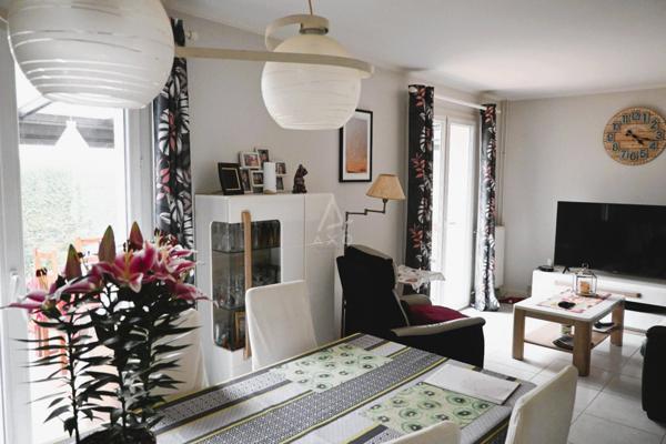 Maison contemporaine, familiale avec ses 4 chambres (5ème possible), garage et jardin au calme