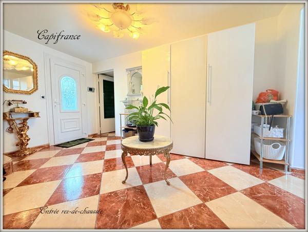 Maison à vendre 10 pièces divisible en 3 apts.