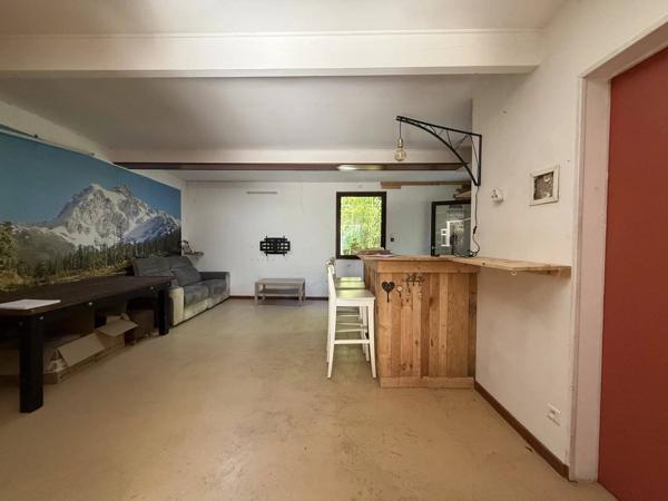 PIED PIED avec 4600m² Terrain bien arboré