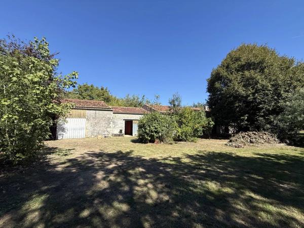 PIED PIED avec 4600m² Terrain bien arboré