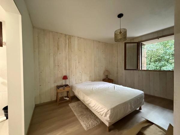 PIED PIED avec 4600m² Terrain bien arboré