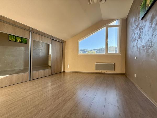 Maison 12 pièces 238 m2 avec piscine