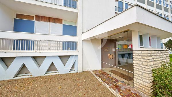 ARCHITECTURE MODERNISTE - 1970 - NC - Saint georges de didonne