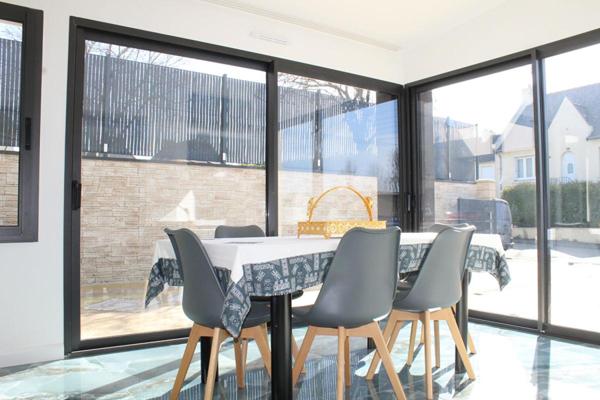 Côtes d'Armor 22440 Ploufragan. Villa d'exception, 5 chambres dont 1 suite parentale au Rdc. Terrasse surélevée, Garage