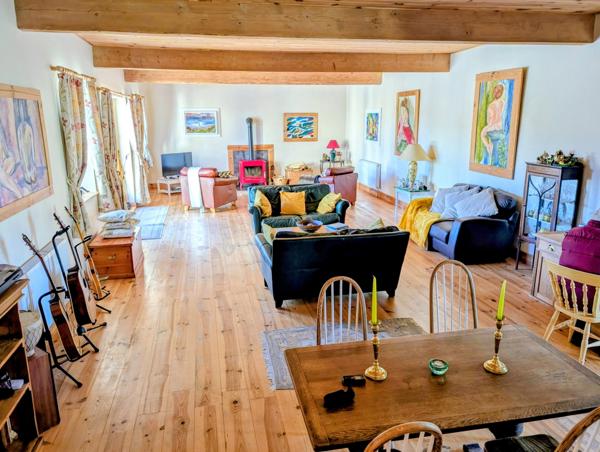 Ancien Corps de ferme avec vue sur Les Monts d'Arrée et la mer