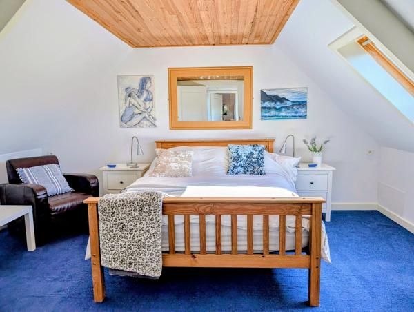 Ancien Corps de ferme avec vue sur Les Monts d'Arrée et la mer