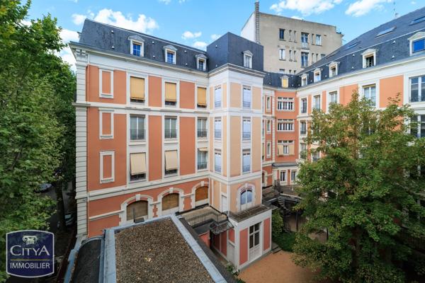 Appartement à vendre 2 pièces 73.21m² Vichy (03200)