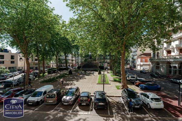 Appartement à vendre 2 pièces 73.21m² Vichy (03200)