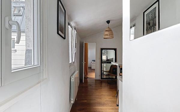 Appartement à vendre    2 pièces • 30,46 m2 Paris 6