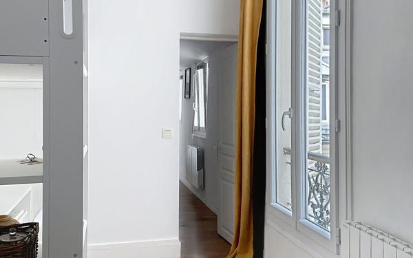 Appartement à vendre    2 pièces • 30,46 m2 Paris 6