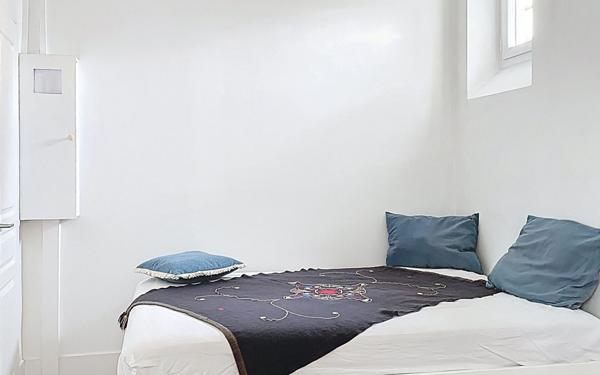 Appartement à vendre    2 pièces • 30,46 m2 Paris 6