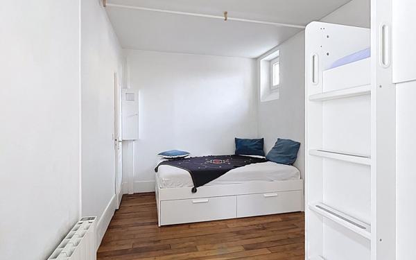 Appartement à vendre    2 pièces • 30,46 m2 Paris 6