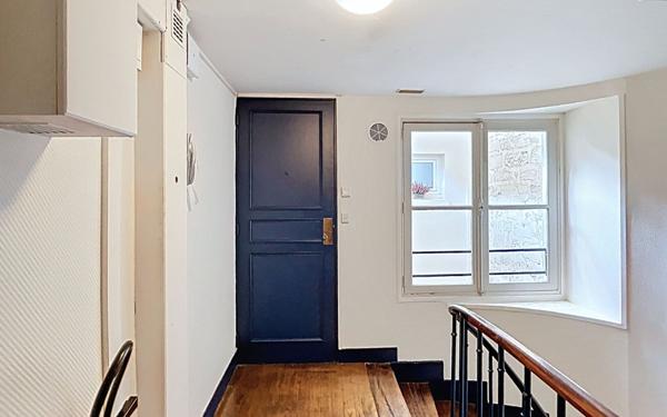 Appartement à vendre    2 pièces • 30,46 m2 Paris 6