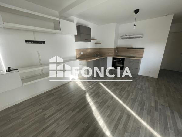 Location Appartement 2 pièces 39.73 m² - PLACE DU CHAMP DE FOIRE Challans 85300