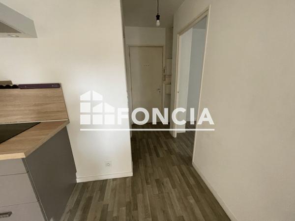 Location Appartement 2 pièces 39.73 m² - PLACE DU CHAMP DE FOIRE Challans 85300