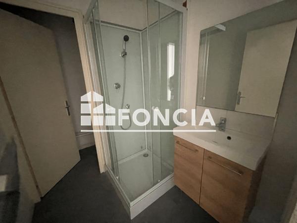 Location Appartement 2 pièces 39.73 m² - PLACE DU CHAMP DE FOIRE Challans 85300