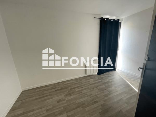 Location Appartement 2 pièces 39.73 m² - PLACE DU CHAMP DE FOIRE Challans 85300