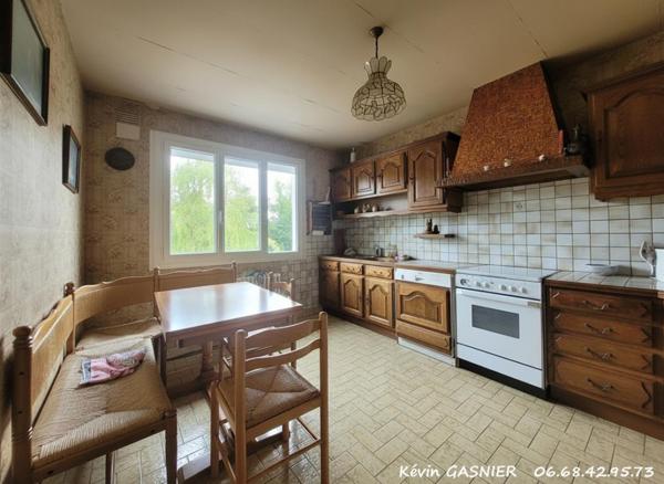 LINARS (16730) : Maison de 136m2 + 2 garages