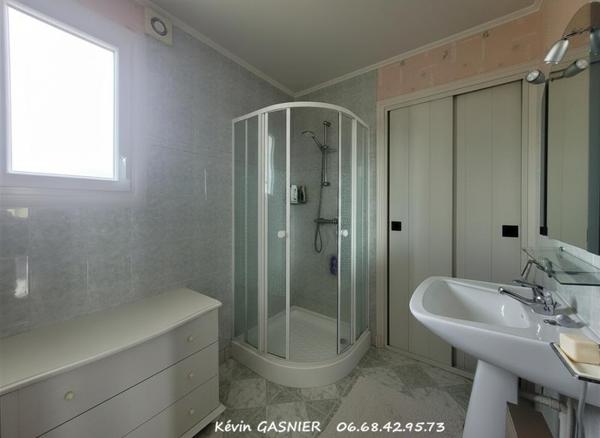 LINARS (16730) : Maison de 136m2 + 2 garages