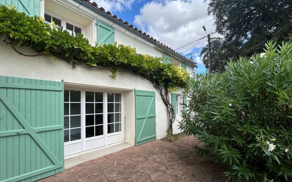 Maison à vendre    6 pièces •  Thairé