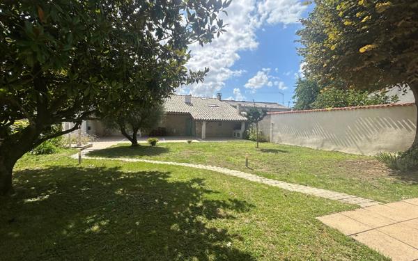 Maison à vendre    6 pièces •  Thairé