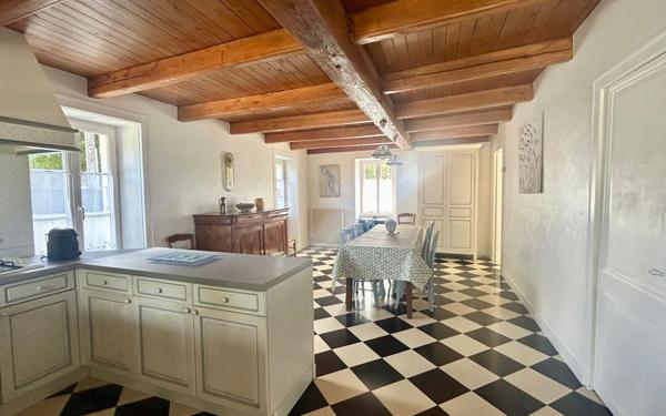 Maison à vendre    6 pièces •  Thairé