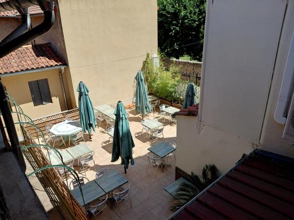Fonds de commerce et murs à vendre MIRANDE (32) - Hôtel-Restaurant avec parking et logement de fonction