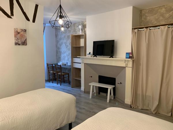 Fonds de commerce et murs à vendre MIRANDE (32) - Hôtel-Restaurant avec parking et logement de fonction