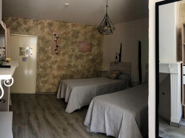 Fonds de commerce et murs à vendre MIRANDE (32) - Hôtel-Restaurant avec parking et logement de fonction