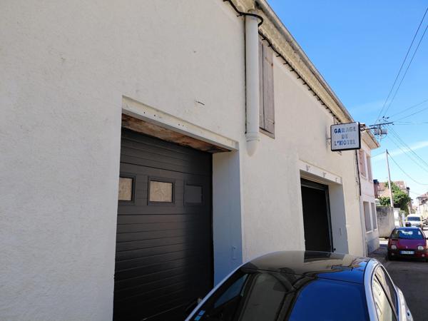 Fonds de commerce et murs à vendre MIRANDE (32) - Hôtel-Restaurant avec parking et logement de fonction