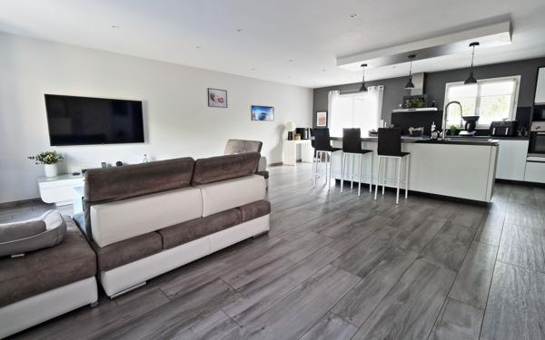 Maison à vendre    5 pièces •  Feyzin